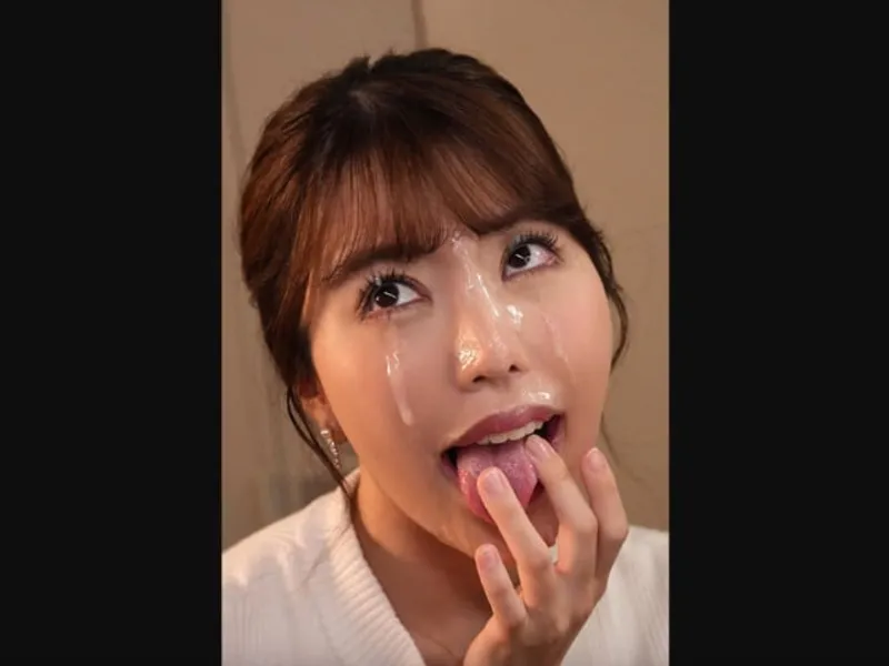 Nam sinh may mắn được cô giáo dam dang liếm cu