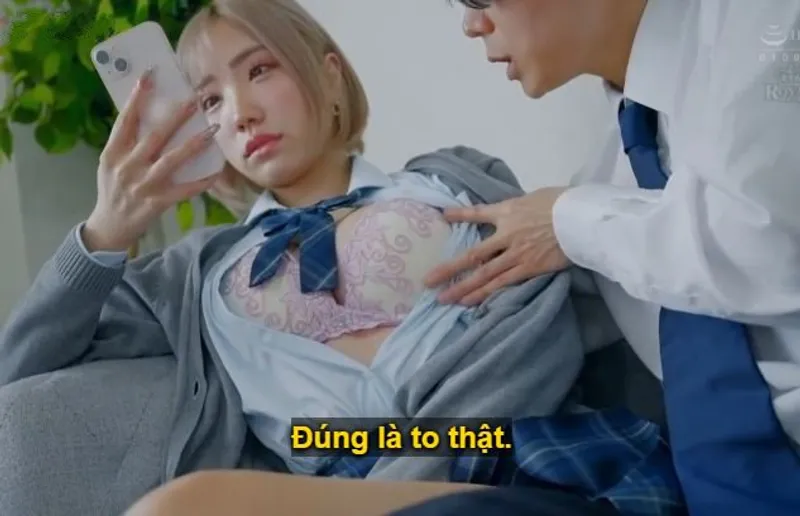 Cô nữ sinh băng giá chỉ quan tâm tiền bạc, anh muốn hành động gì với em cũng được.