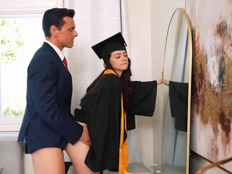 Cha dượng doggy bé gái tinh rớt đầy sàn